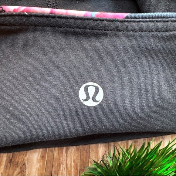 LULULEMON Wunder Under Secret Garden Reversible Leggings - Size 6 - Picture 9 of 16